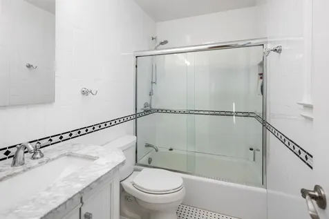 16 Skyview Lane New Rochelle NY 10804