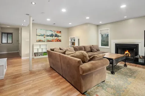 16 Skyview Lane New Rochelle NY 10804