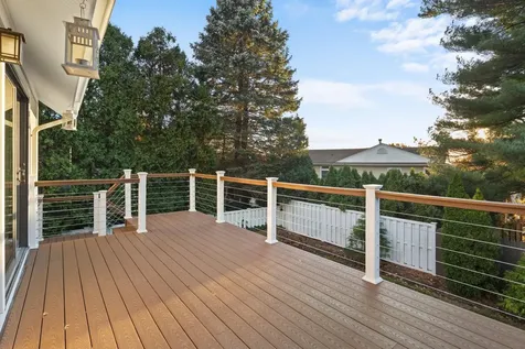 16 Skyview Lane New Rochelle NY 10804