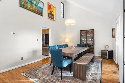 16 Skyview Lane New Rochelle NY 10804