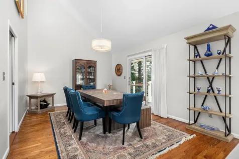 16 Skyview Lane New Rochelle NY 10804
