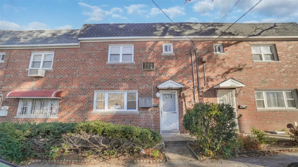 1812 Muliner Avenue Bronx NY 10462