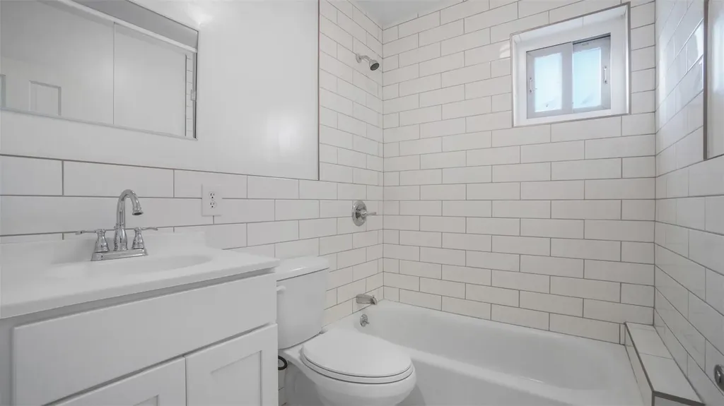 1812 Muliner Avenue Bronx NY 10462