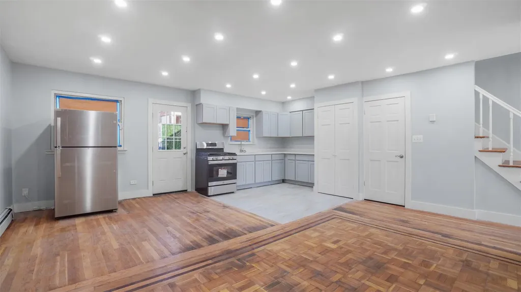 1812 Muliner Avenue Bronx NY 10462