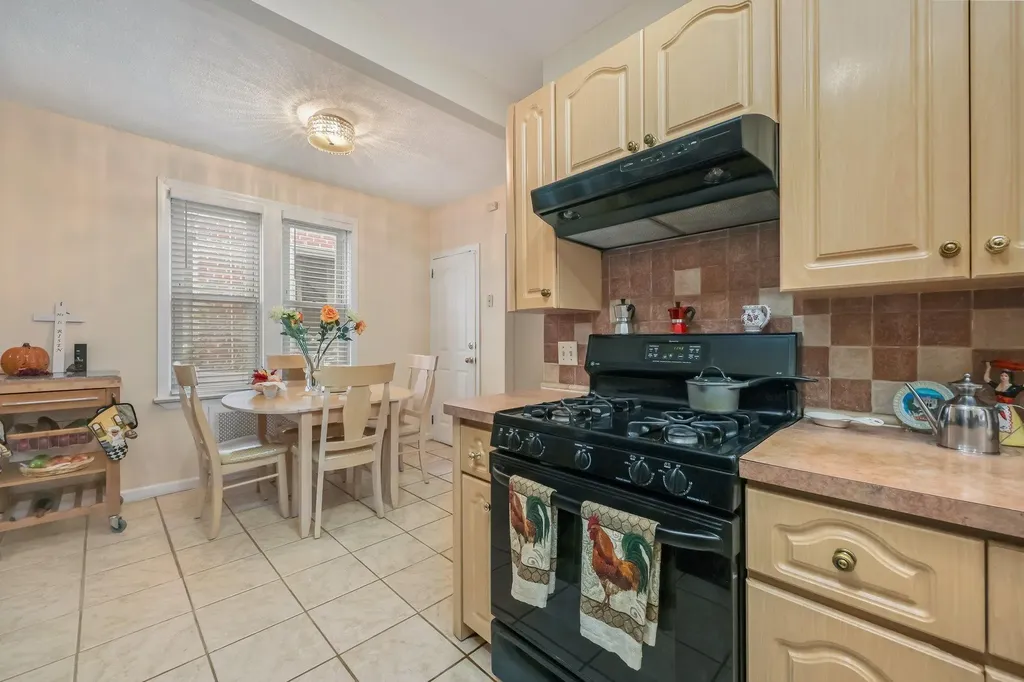 1825 Yates Avenue Bronx NY 10461