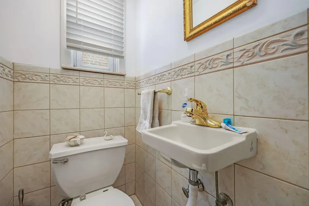 1825 Yates Avenue Bronx NY 10461
