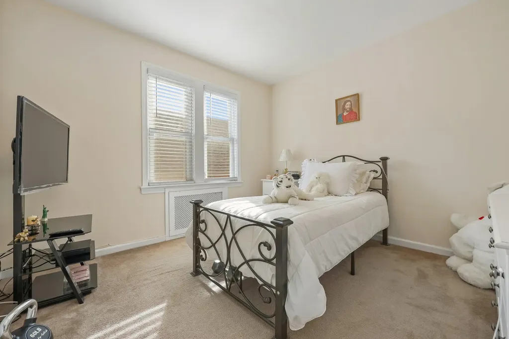 1825 Yates Avenue Bronx NY 10461