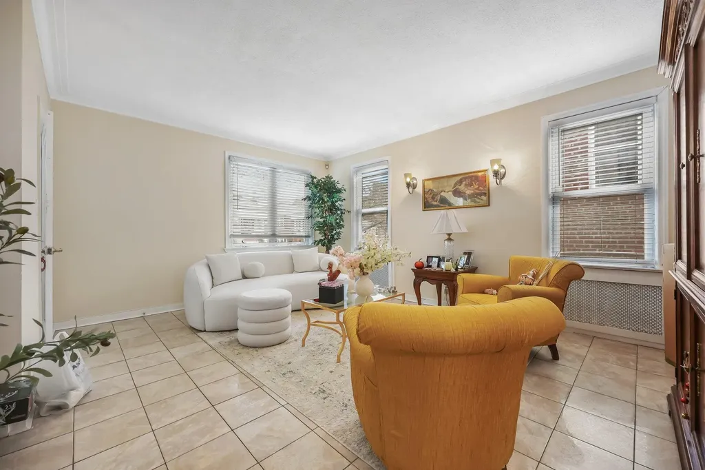 1825 Yates Avenue Bronx NY 10461