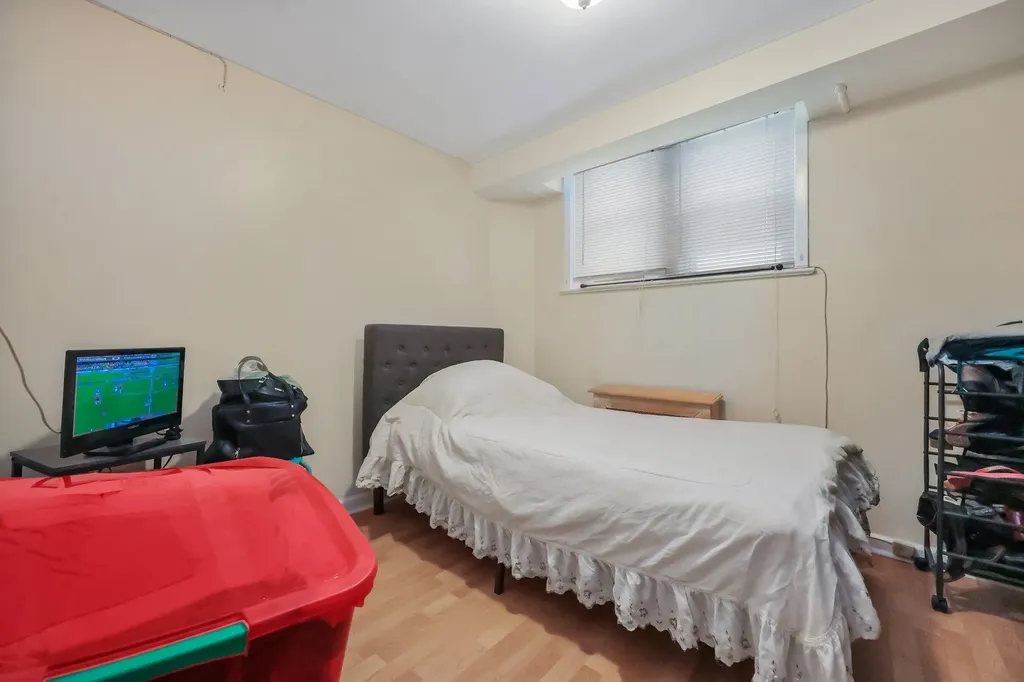 1825 Yates Avenue Bronx NY 10461