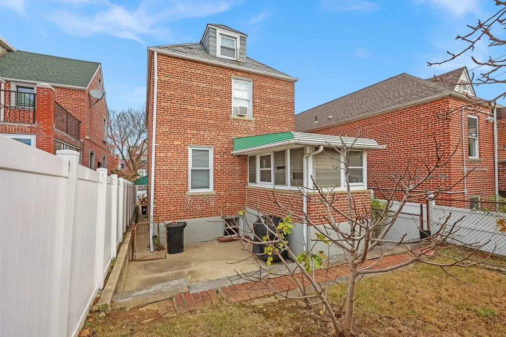1825 Yates Avenue Bronx NY 10461