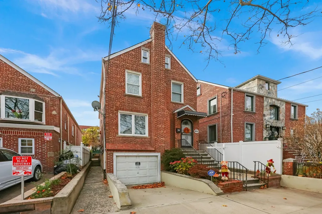 1825 Yates Avenue Bronx NY 10461