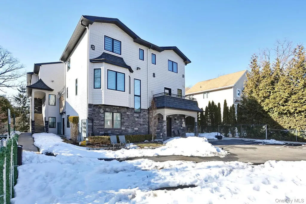 8 Neil Road Spring Valley NY 10977