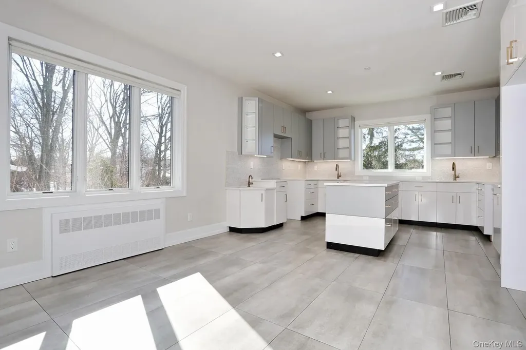 8 Neil Road Spring Valley NY 10977