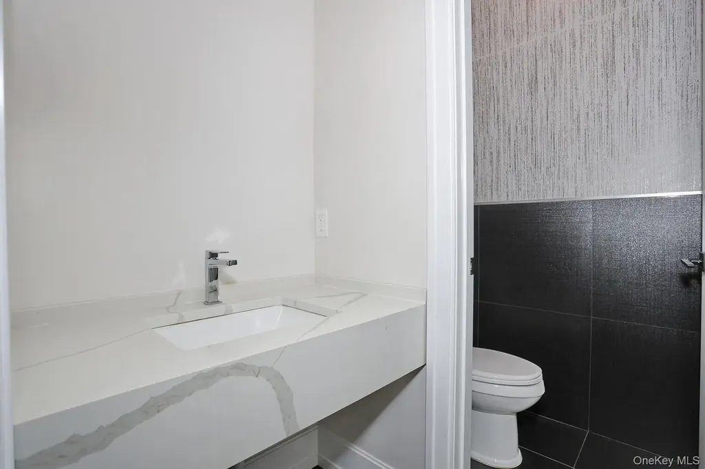 8 Neil Road Spring Valley NY 10977