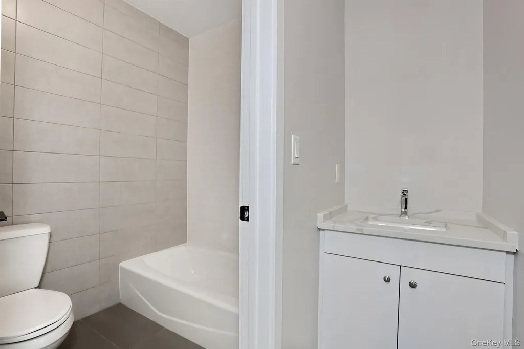 8 Neil Road Spring Valley NY 10977