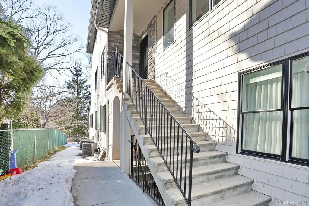 8 Neil Road Spring Valley NY 10977