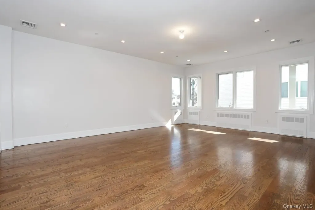 8 Neil Road Spring Valley NY 10977