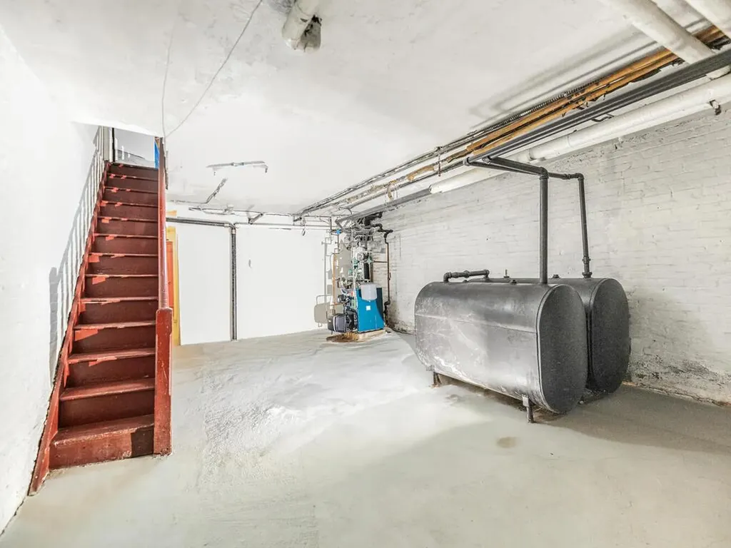 2648 Morris Avenue Bronx NY 10468