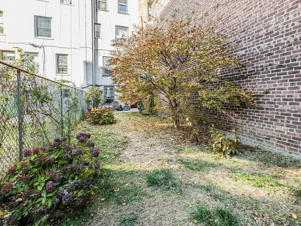 2648 Morris Avenue Bronx NY 10468