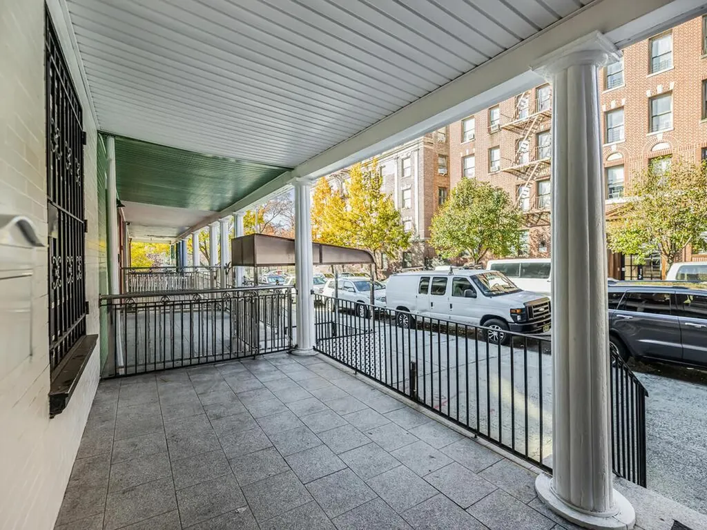 2648 Morris Avenue Bronx NY 10468
