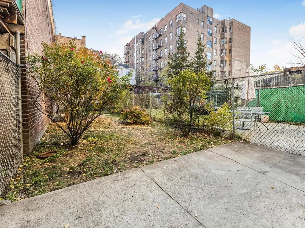 2648 Morris Avenue Bronx NY 10468