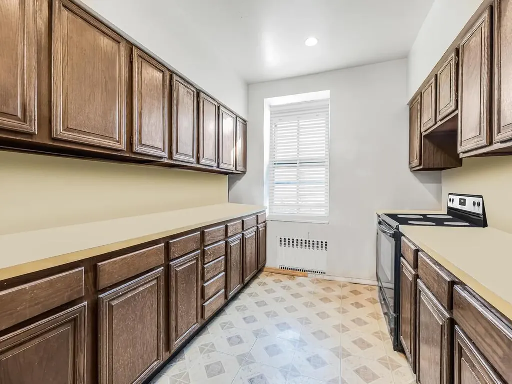 2648 Morris Avenue Bronx NY 10468
