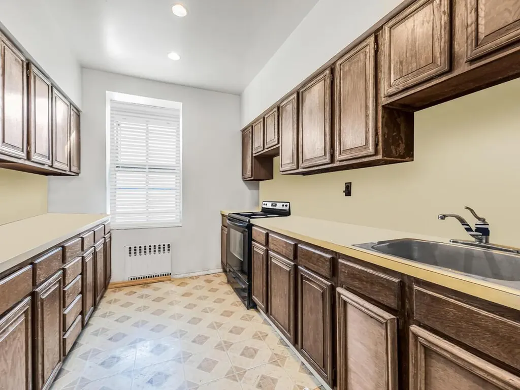2648 Morris Avenue Bronx NY 10468