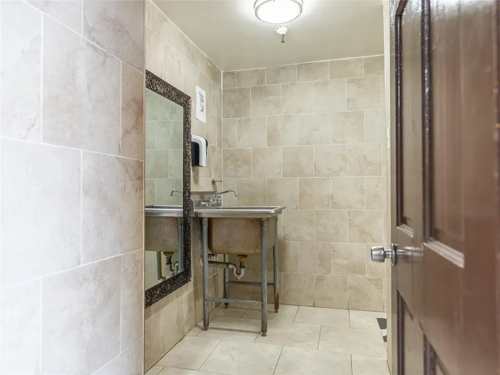 1761 Carter Avenue Bronx NY 10457