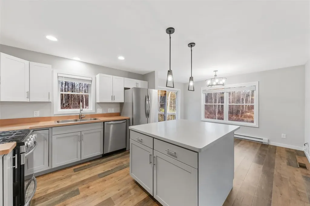 93 Kelly Road Red Hook NY 12571