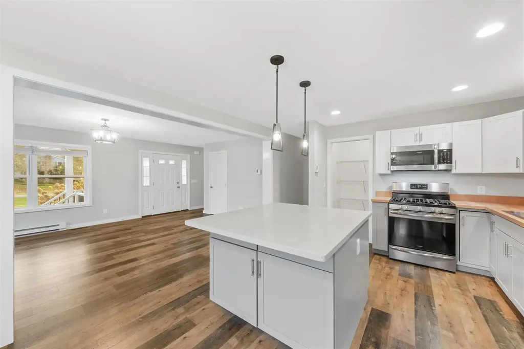 93 Kelly Road Red Hook NY 12571