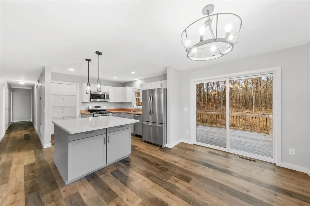 93 Kelly Road Red Hook NY 12571