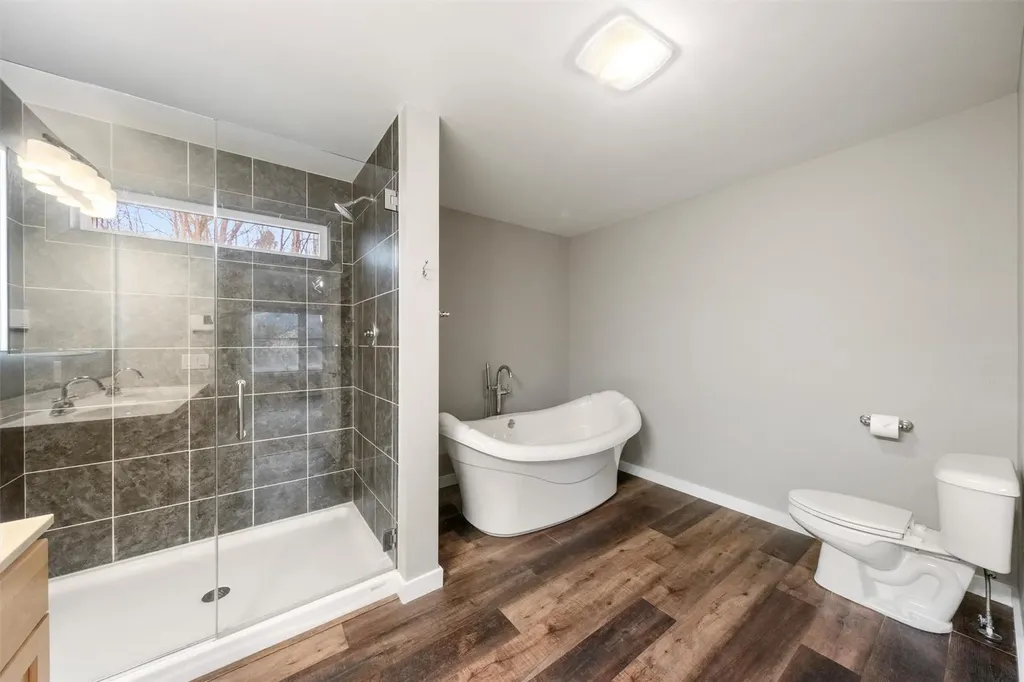 93 Kelly Road Red Hook NY 12571