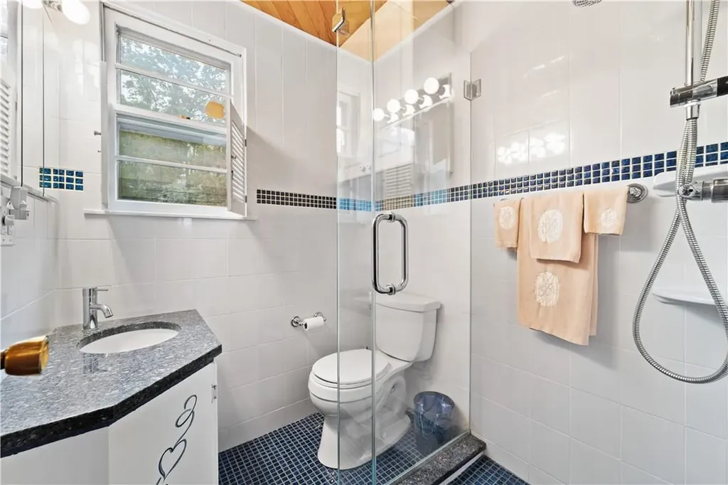 106 Robertson Avenue White Plains NY 10606