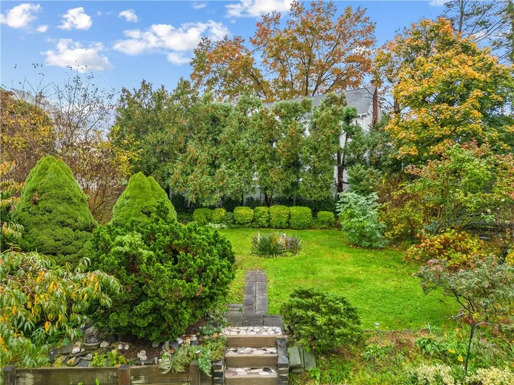 106 Robertson Avenue White Plains NY 10606