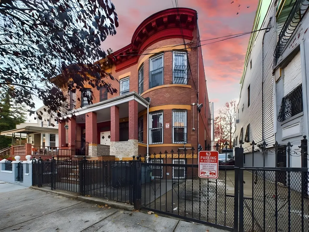 434 Warwick Street Brooklyn NY 11207