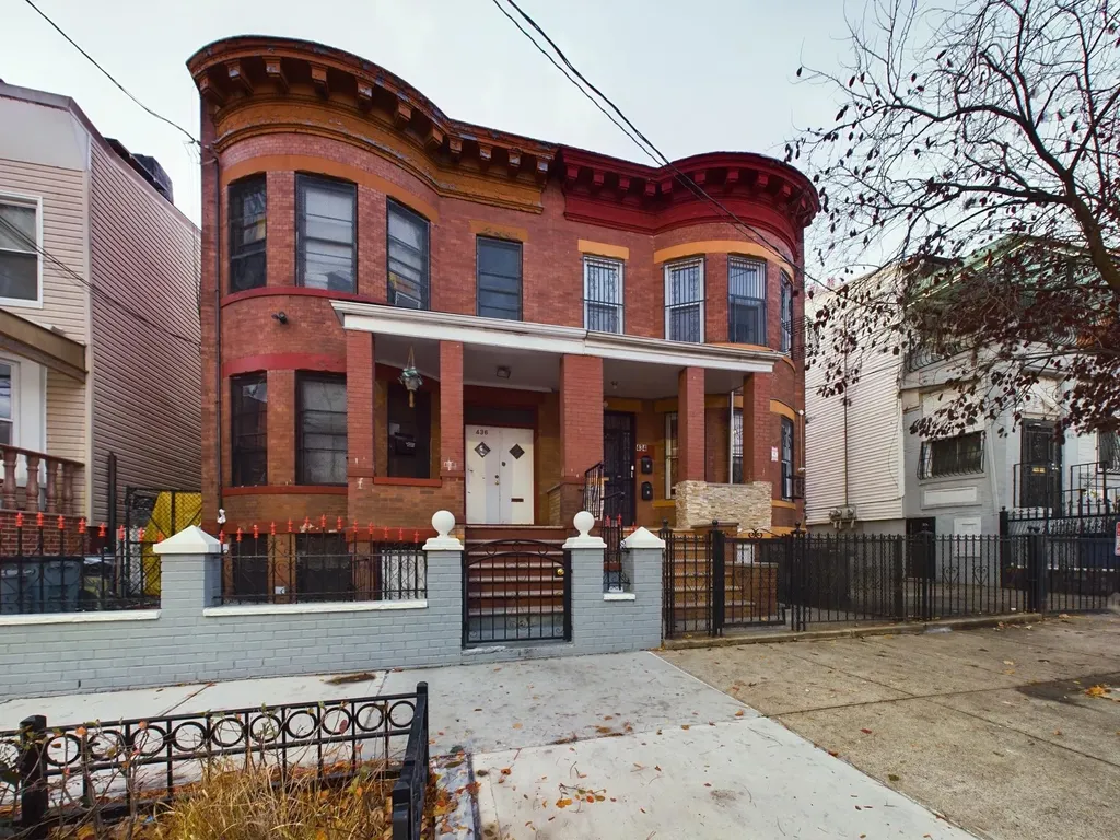 434 Warwick Street Brooklyn NY 11207