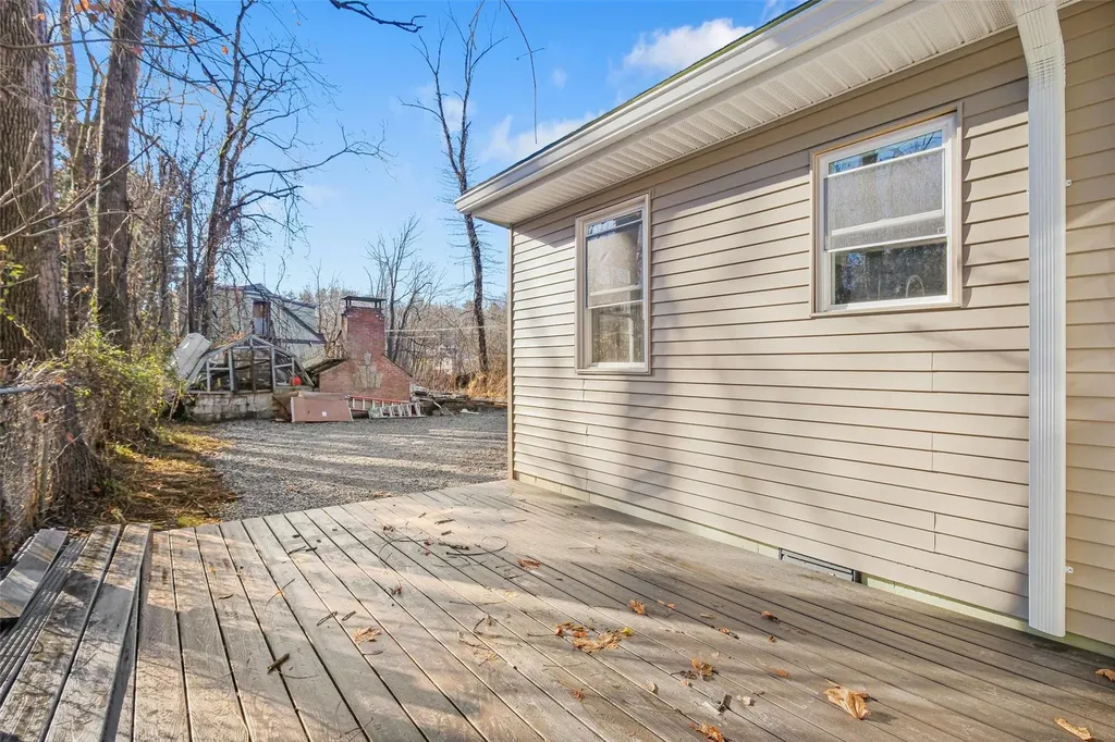 18 Magurno Lane Poughkeepsie NY 12603