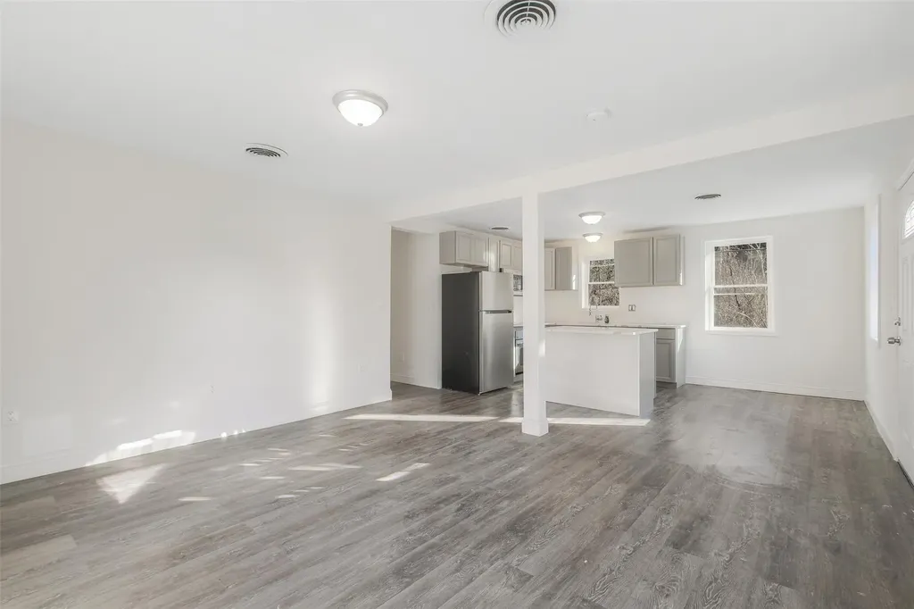 18 Magurno Lane Poughkeepsie NY 12603
