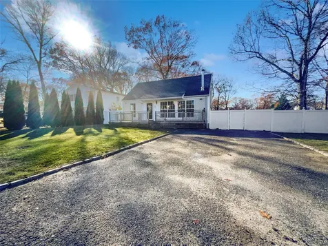 399 Auborn Brookhaven NY 11967