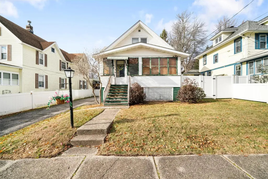 156 Commonwealth Avenue Middletown NY 10940