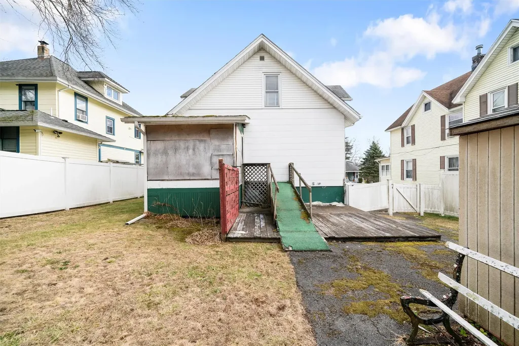 156 Commonwealth Avenue Middletown NY 10940