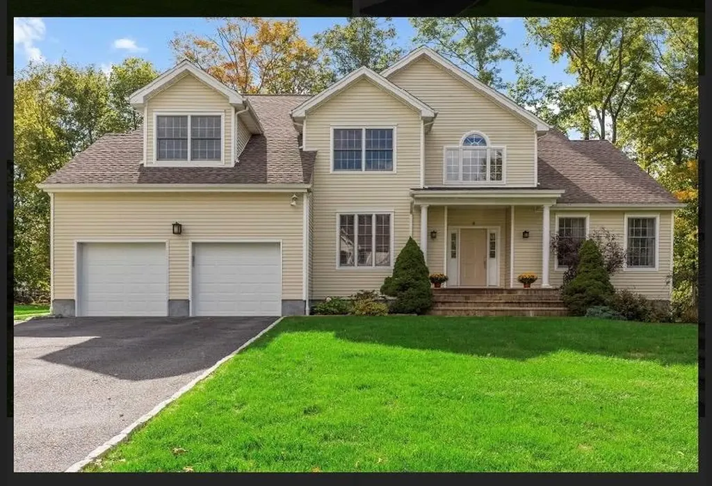 44 Loomis Drive Baldwin Place NY 10505