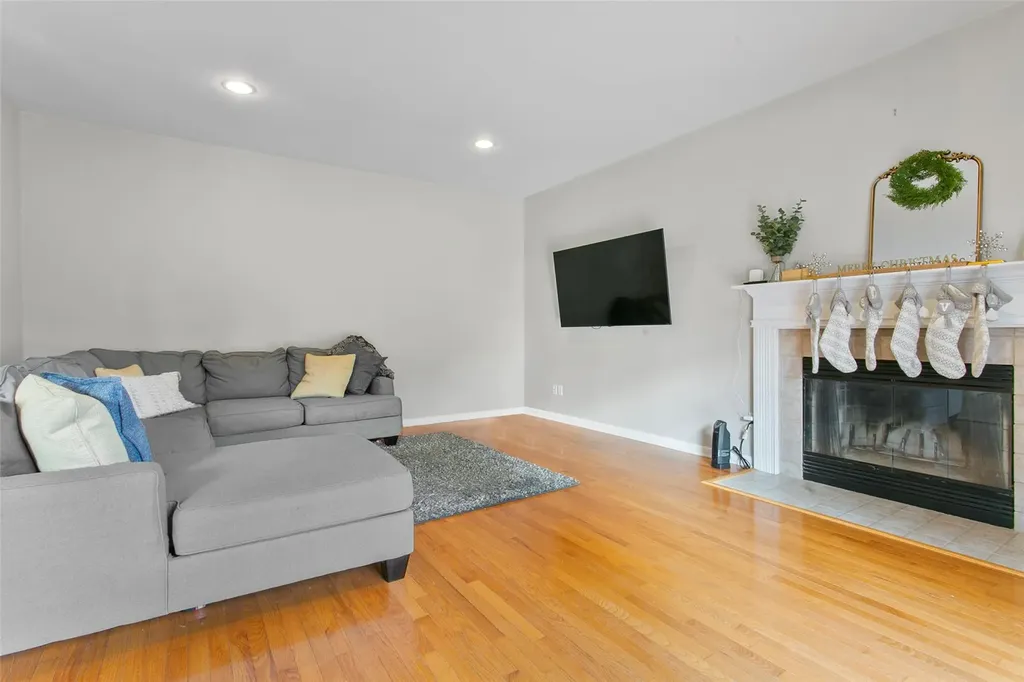 44 Loomis Drive Baldwin Place NY 10505