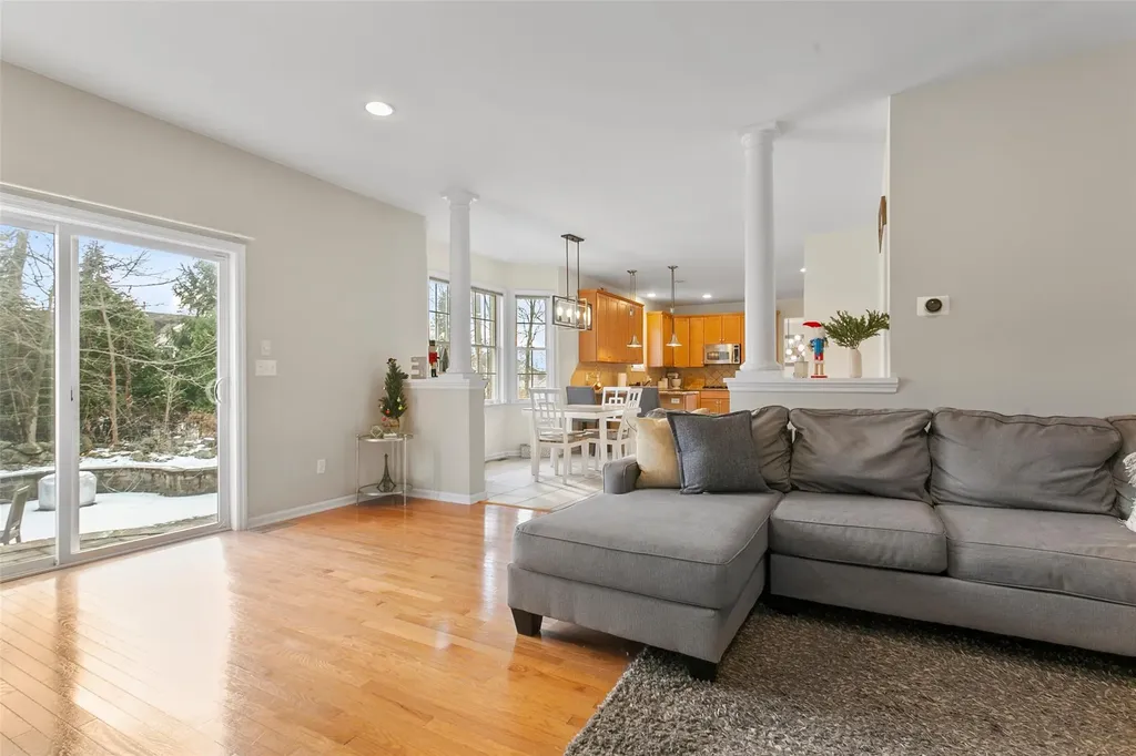 44 Loomis Drive Baldwin Place NY 10505