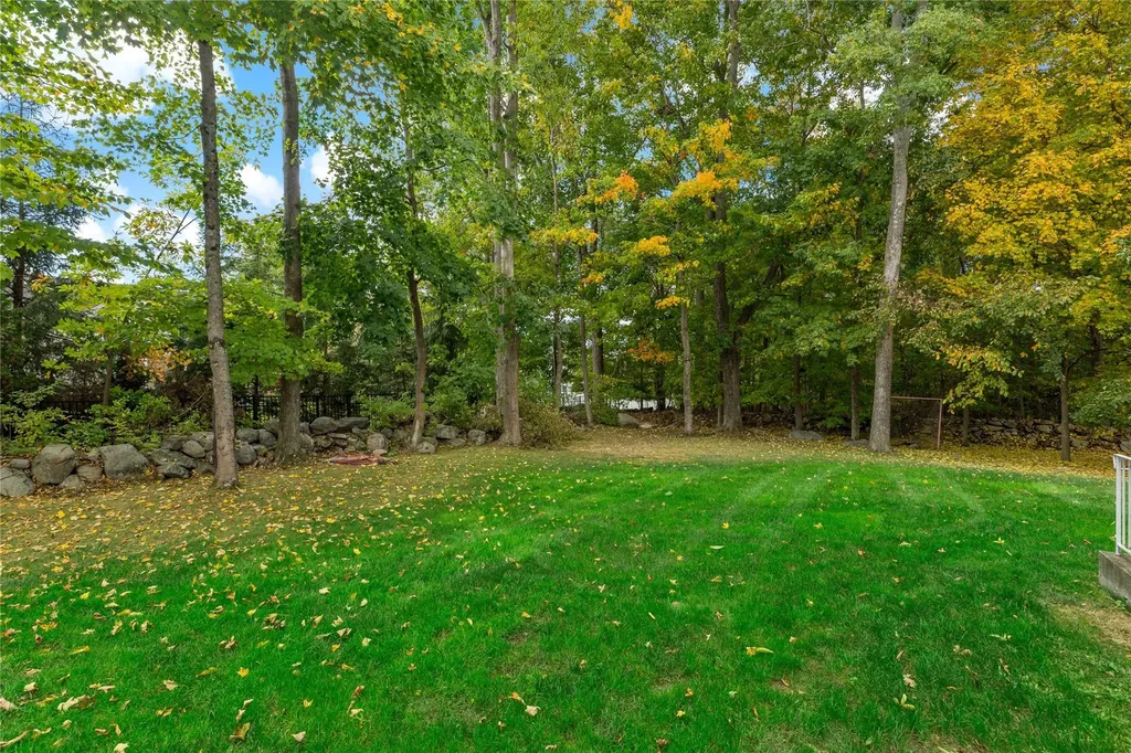 44 Loomis Drive Baldwin Place NY 10505