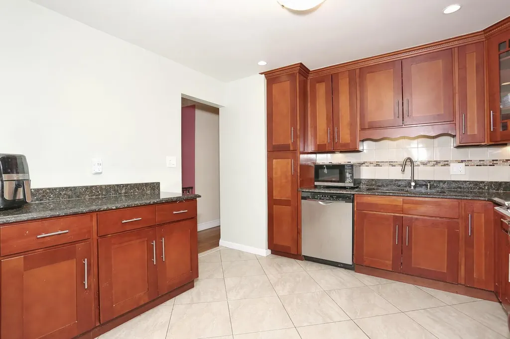 30 Phyllis Drive Pomona NY 10970