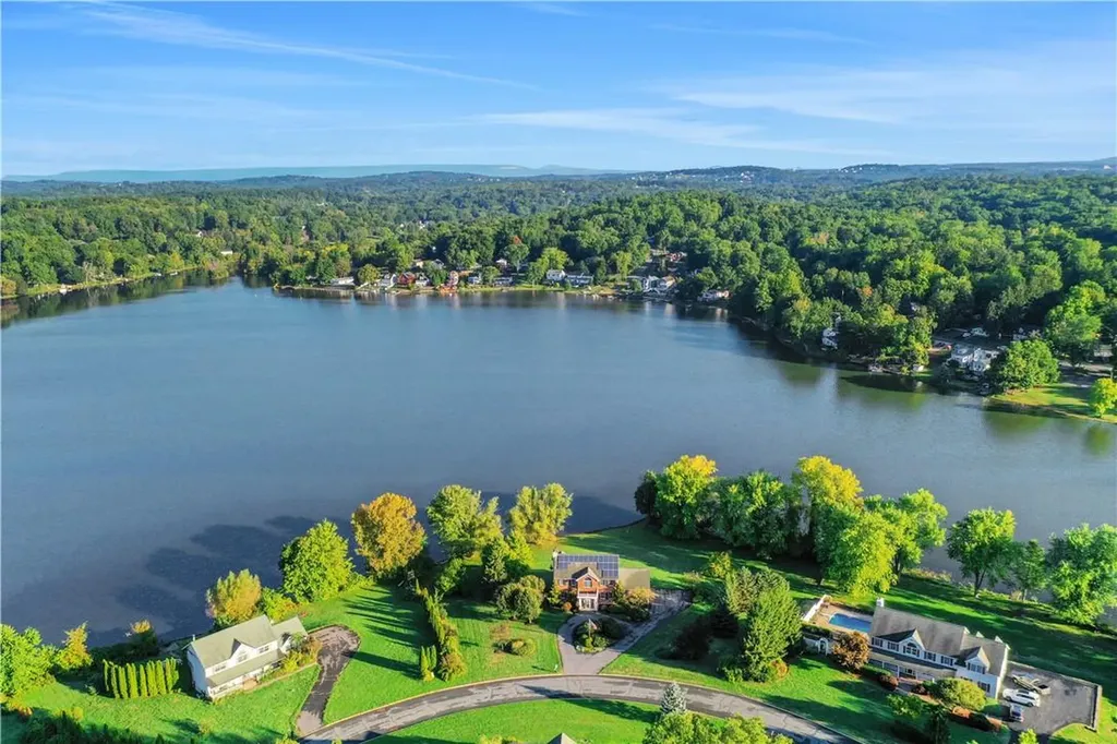50 Waterview Terrace New Windsor NY 12553