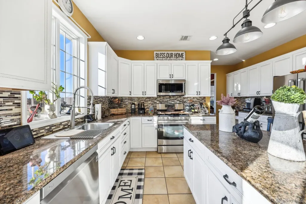 13 Mansion Ridge Boulevard Monroe NY 10950