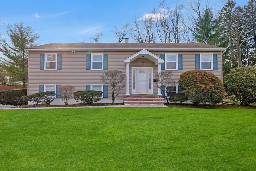6 Lenbar Circle New City NY 10956