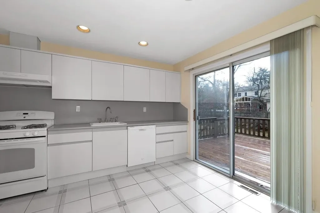 6 Lenbar Circle New City NY 10956